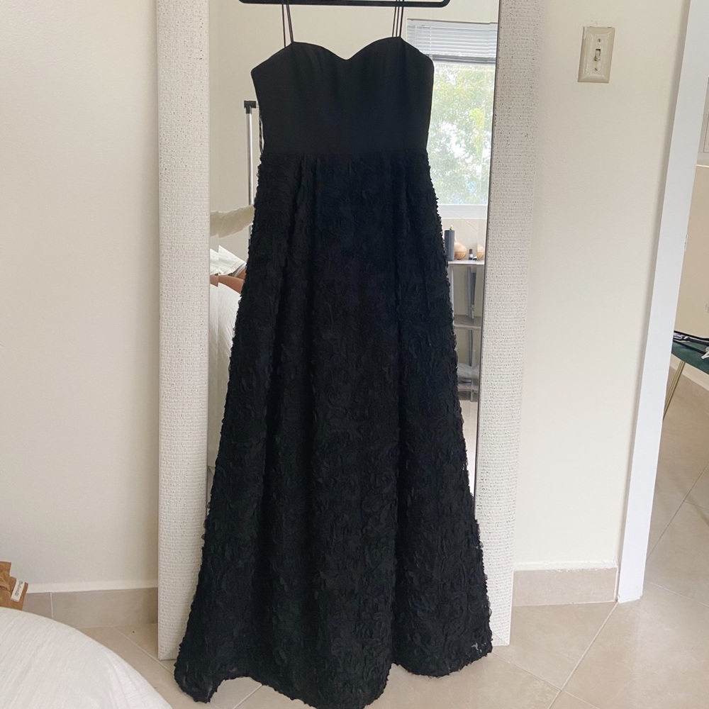Aidan Mattox Rosette Gown 🖤